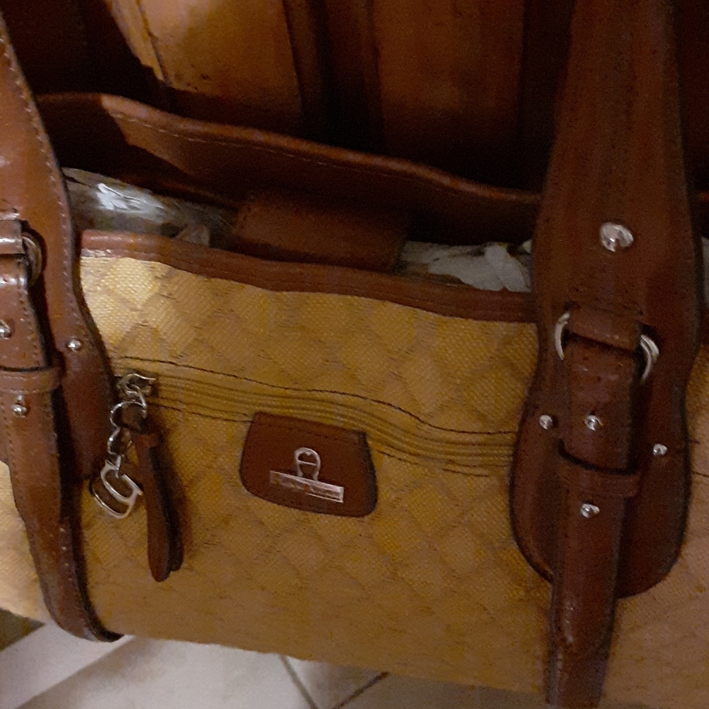 Handbag - Picture 4 of 4